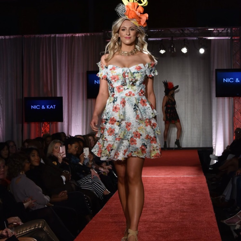 UNIQUE- FUN - FLIRTY DRESS 👗 LIKE MARCIANO